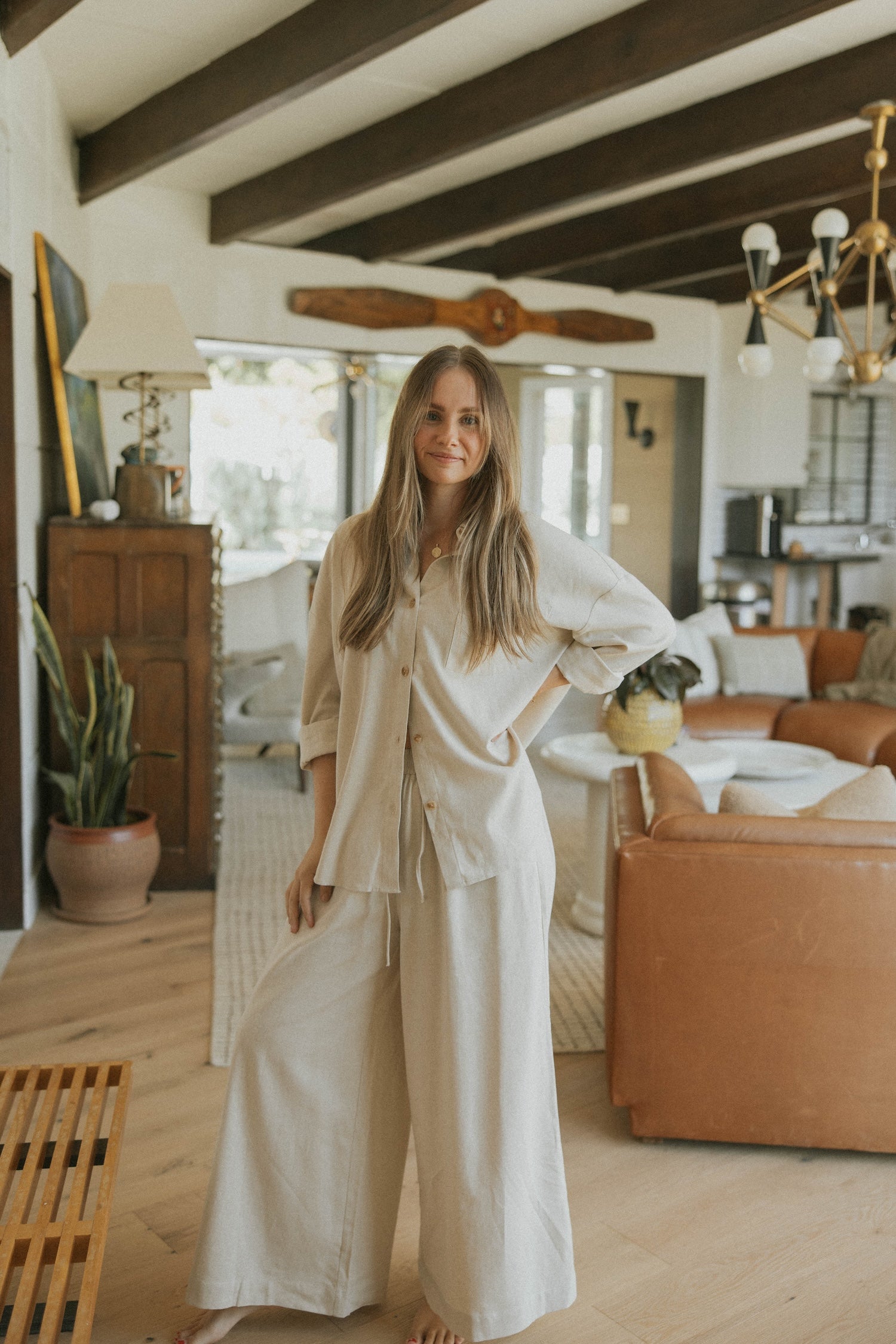 Wide leg linen lounge pants for women.