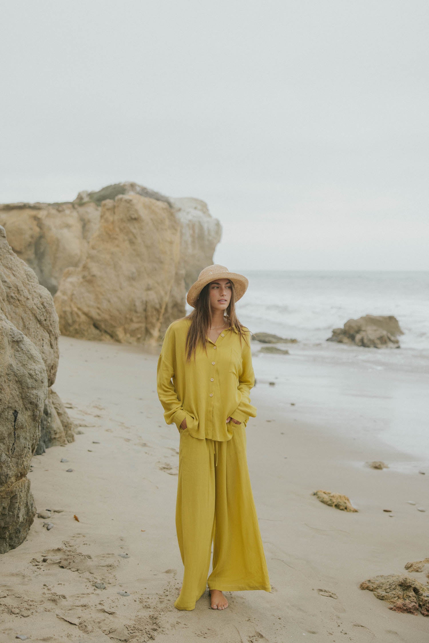 Lightweight women's lounge pants for travel.