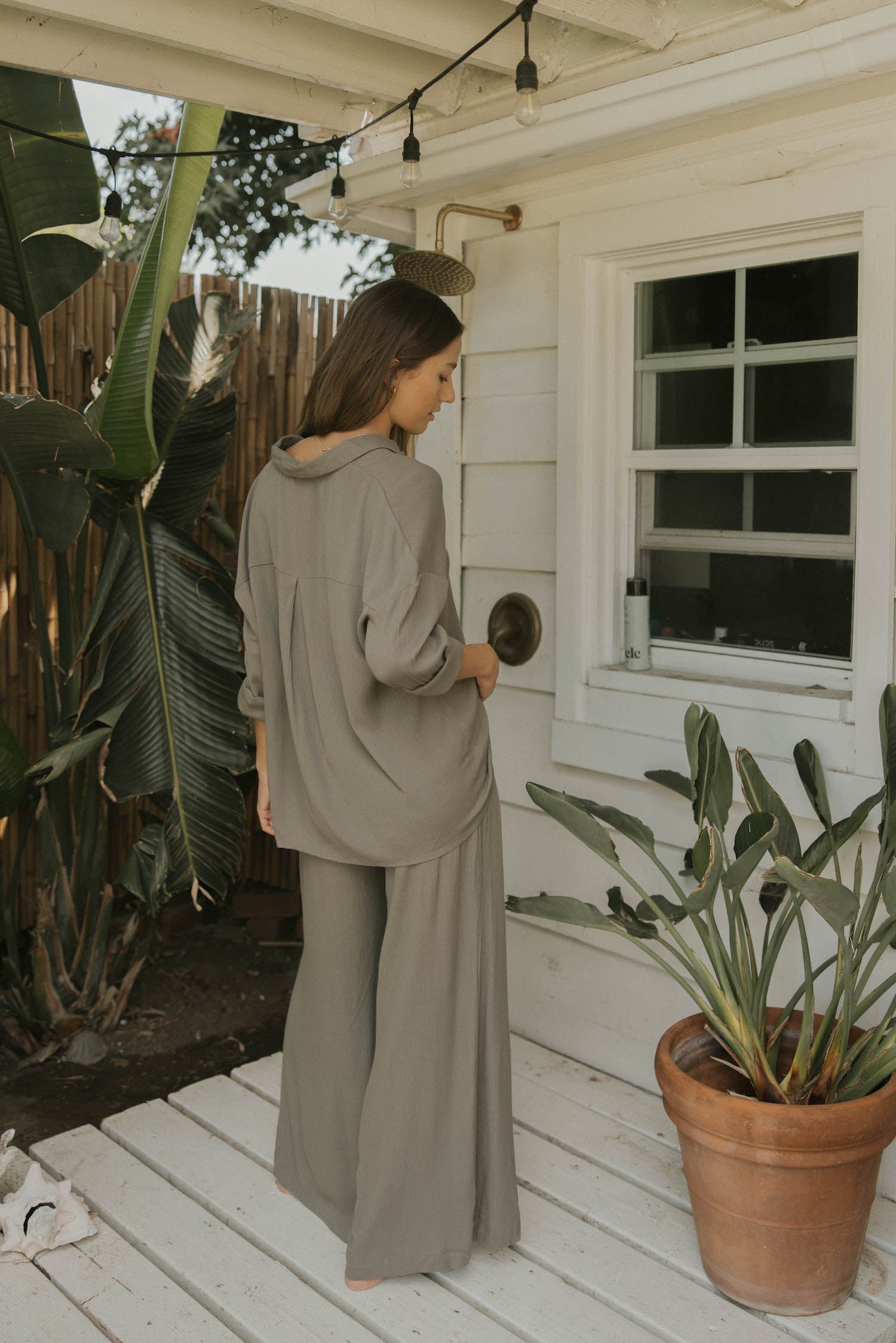 Lightweight women's lounge pants for travel.