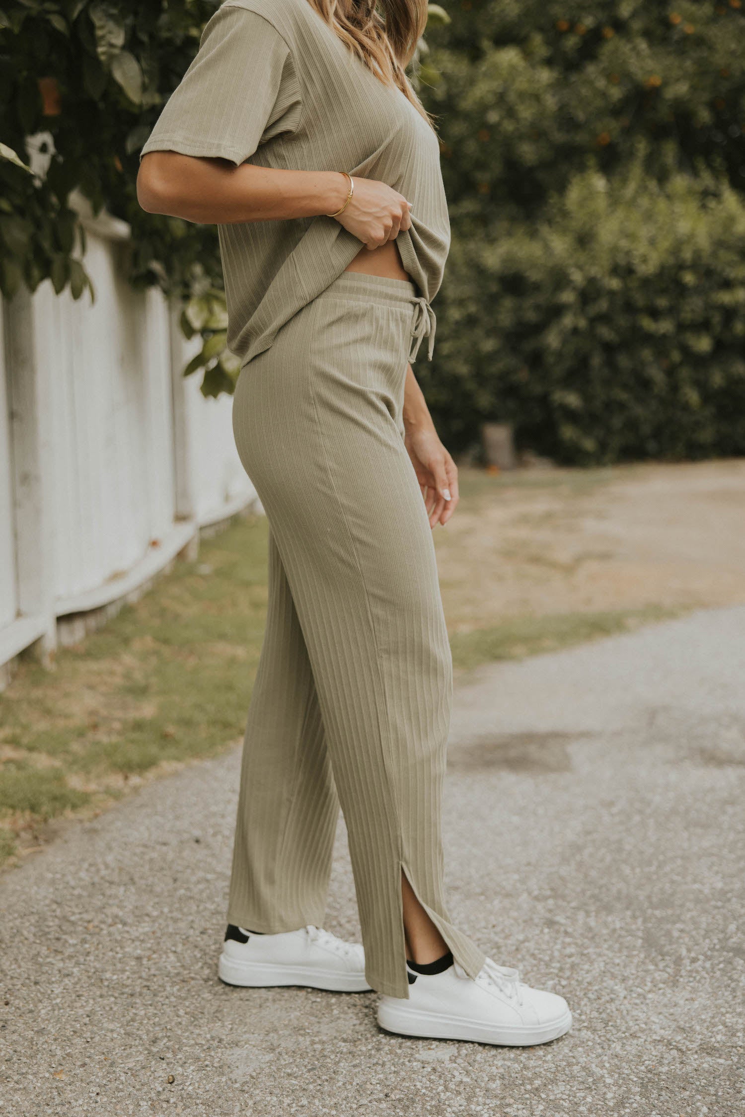 Drawstring waistband casual lounge pant for women.