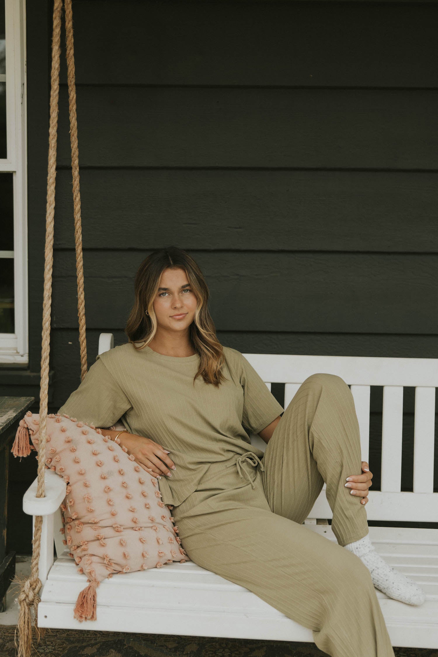 Drawstring waistband casual lounge pant for women.